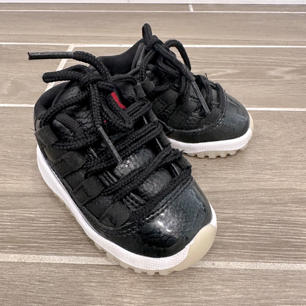 Jordan 11 Retro Low